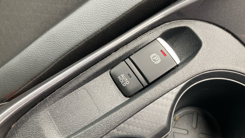 Nissan Juke 1.0 DiG-T 114 N-Connecta 5dr Petrol Hatchback